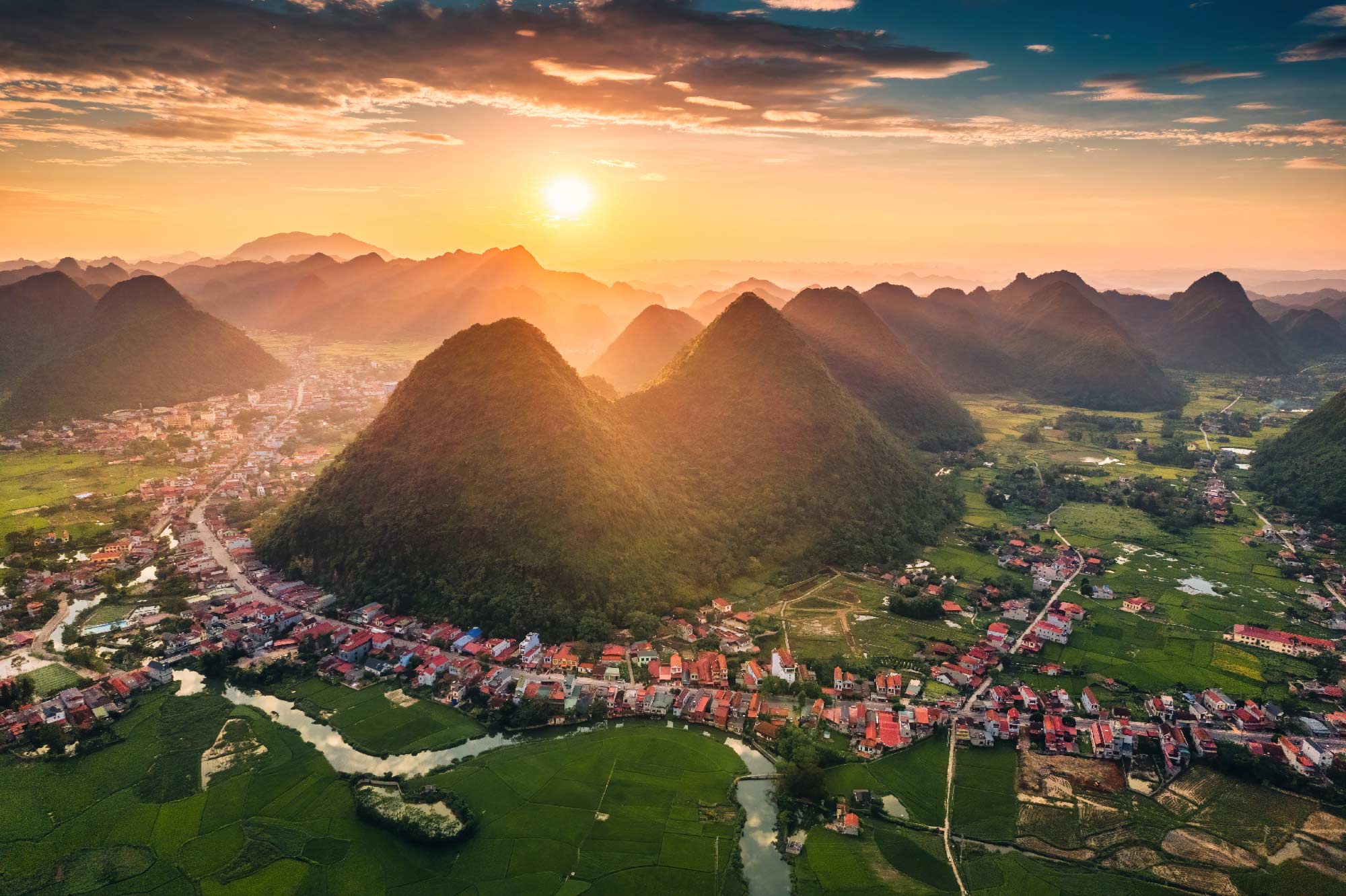 Paisaje de un atardecer en Yangshuo