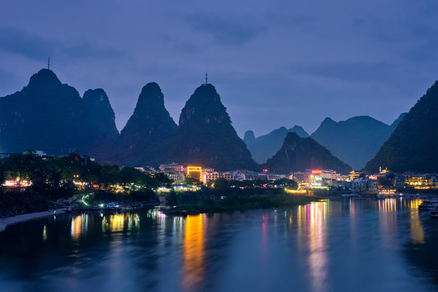 Paisaje de noche en Yangshuo